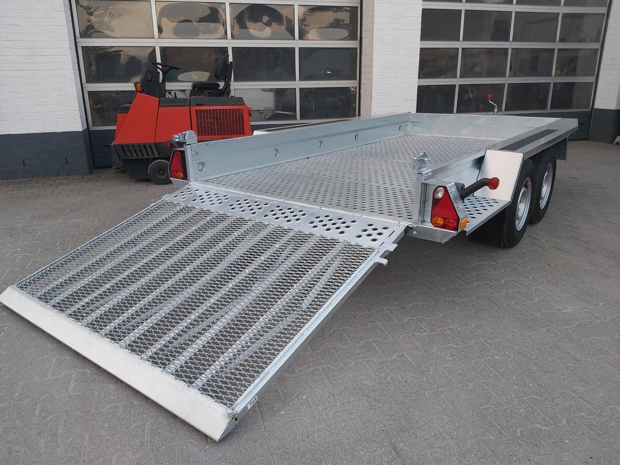 Brenderup MT 3651 MT3600 STB3500s 360x179x27cm Auffahrklappe Lochboden Stahl Reserverad 3500kg - Prikolica za radne strojeve: slika Brenderup MT 3651 MT3600 STB3500s 360x179x27cm Auffahrklappe Lochboden Stahl Reserverad 3500kg - Prikolica za radne strojeve Brenderup MT 3651 MT3600 STB3500s 360x179x27cm Auffahrklappe Lochboden Stahl Reserverad 3500kg - Prikolica za radne strojeve: slika Brenderup MT 3651 MT3600 STB3500s 360x179x27cm Auffahrklappe Lochboden Stahl Reserverad 3500kg - Prikolica za radne strojeve