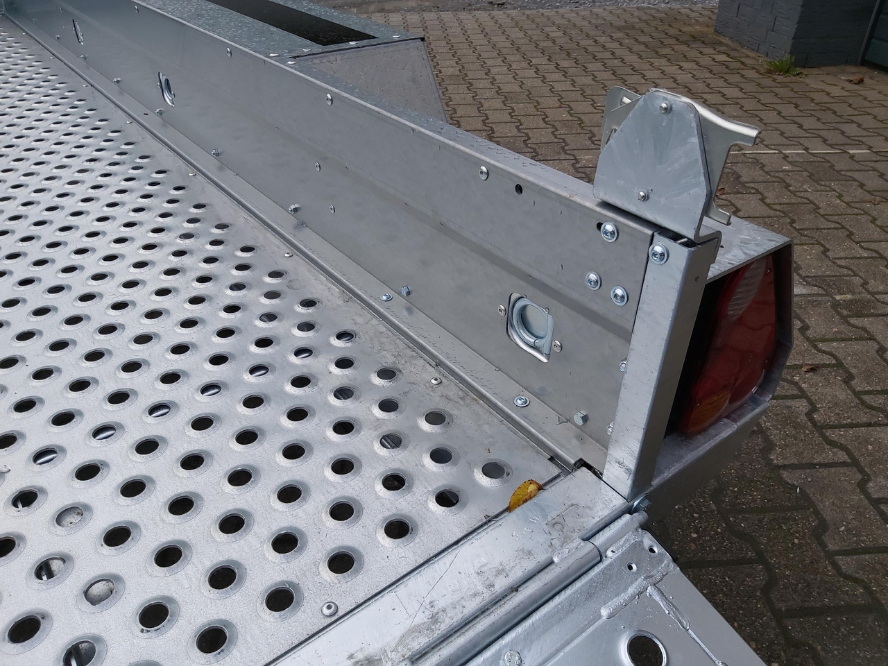 Brenderup Maschinentransporter MT 3080 STF 308x152x25cm Stahllochboden 3000kg - Prikolica za radne strojeve: slika Brenderup Maschinentransporter MT 3080 STF 308x152x25cm Stahllochboden 3000kg - Prikolica za radne strojeve Brenderup Maschinentransporter MT 3080 STF 308x152x25cm Stahllochboden 3000kg - Prikolica za radne strojeve: slika Brenderup Maschinentransporter MT 3080 STF 308x152x25cm Stahllochboden 3000kg - Prikolica za radne strojeve