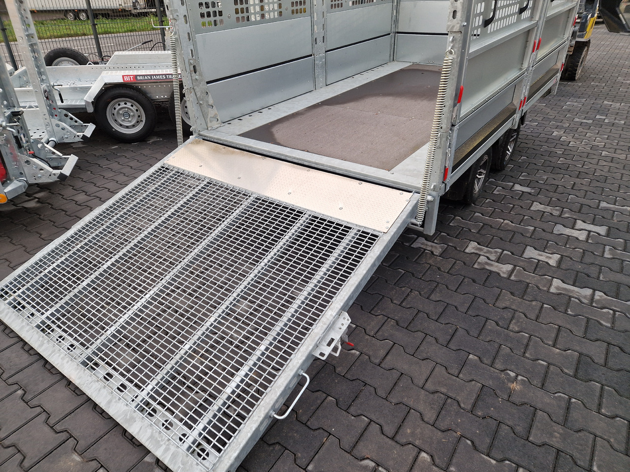 Brian James Trailer Connect 310x188cm black Premium Greenkeeper Alufelgen Tandem 10" 3000kg - Prikolica plato/ Otvoreni sanduk: slika Brian James Trailer Connect 310x188cm black Premium Greenkeeper Alufelgen Tandem 10" 3000kg - Prikolica plato/ Otvoreni sanduk Brian James Trailer Connect 310x188cm black Premium Greenkeeper Alufelgen Tandem 10" 3000kg - Prikolica plato/ Otvoreni sanduk: slika Brian James Trailer Connect 310x188cm black Premium Greenkeeper Alufelgen Tandem 10" 3000kg - Prikolica plato/ Otvoreni sanduk