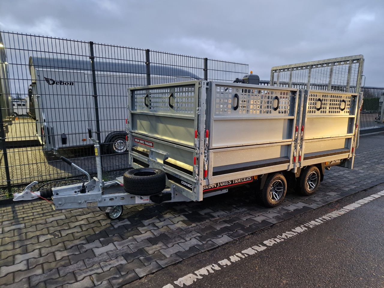 Brian James Trailer Connect 310x188cm black Premium Greenkeeper Alufelgen Tandem 10" 3000kg - Prikolica plato/ Otvoreni sanduk: slika Brian James Trailer Connect 310x188cm black Premium Greenkeeper Alufelgen Tandem 10" 3000kg - Prikolica plato/ Otvoreni sanduk Brian James Trailer Connect 310x188cm black Premium Greenkeeper Alufelgen Tandem 10" 3000kg - Prikolica plato/ Otvoreni sanduk: slika Brian James Trailer Connect 310x188cm black Premium Greenkeeper Alufelgen Tandem 10" 3000kg - Prikolica plato/ Otvoreni sanduk