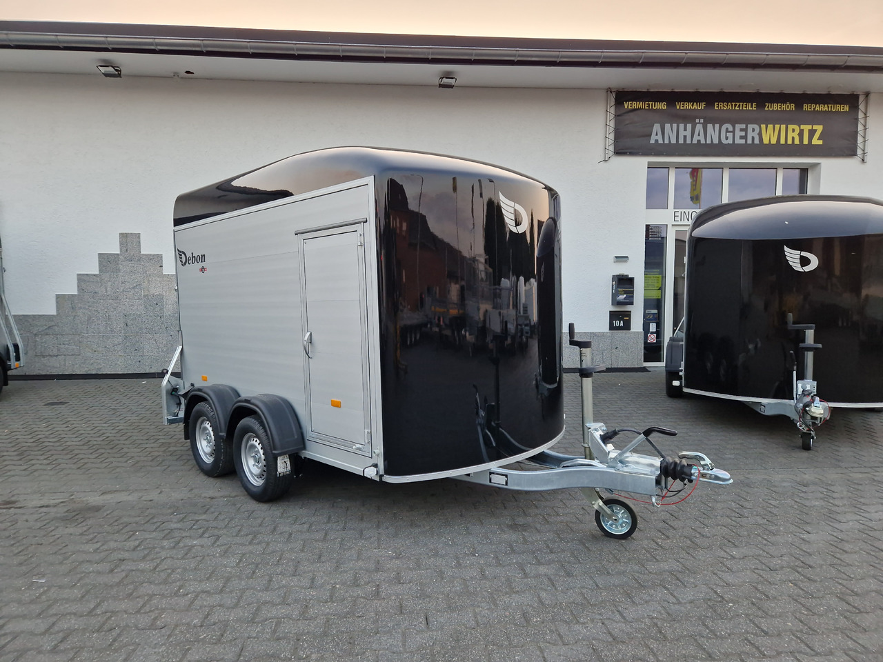 Cargo Roadster 500 312x167x199cm Alu Poly black Seitentür 100km/H Pullman 2000kg Sommer Aktion 2025 - Prikolica sa zatvorenim sandukom: slika Cargo Roadster 500 312x167x199cm Alu Poly black Seitentür 100km/H Pullman 2000kg Sommer Aktion 2025 - Prikolica sa zatvorenim sandukom Cargo Roadster 500 312x167x199cm Alu Poly black Seitentür 100km/H Pullman 2000kg Sommer Aktion 2025 - Prikolica sa zatvorenim sandukom: slika Cargo Roadster 500 312x167x199cm Alu Poly black Seitentür 100km/H Pullman 2000kg Sommer Aktion 2025 - Prikolica sa zatvorenim sandukom