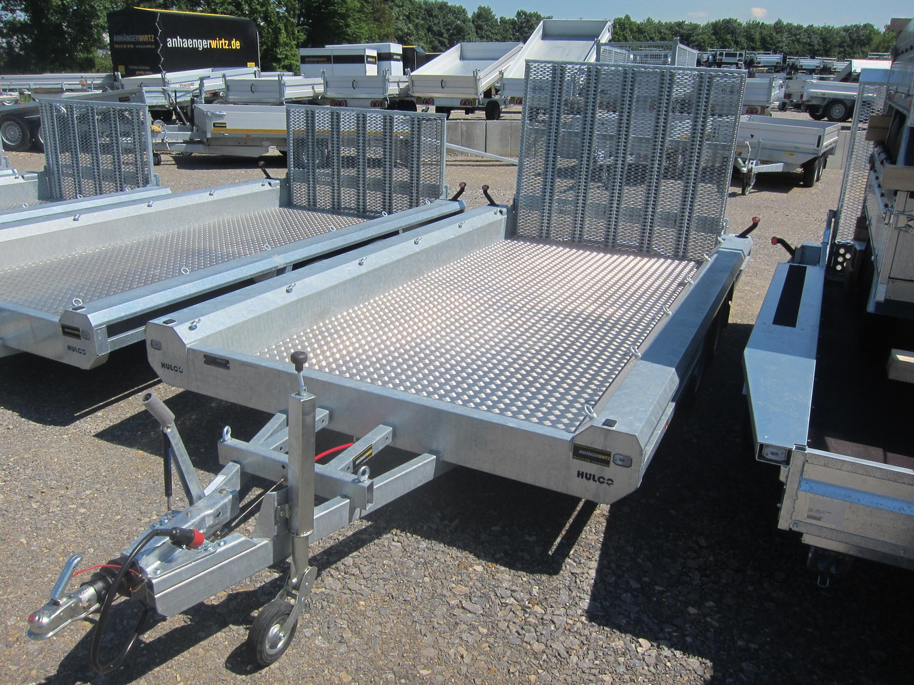 HULCO TERRAX Aluboden 394x180x27cm Heckrampe 150cm (XL) 3000kg - Prikolica za radne strojeve: slika HULCO TERRAX Aluboden 394x180x27cm Heckrampe 150cm (XL) 3000kg - Prikolica za radne strojeve HULCO TERRAX Aluboden 394x180x27cm Heckrampe 150cm (XL) 3000kg - Prikolica za radne strojeve: slika HULCO TERRAX Aluboden 394x180x27cm Heckrampe 150cm (XL) 3000kg - Prikolica za radne strojeve