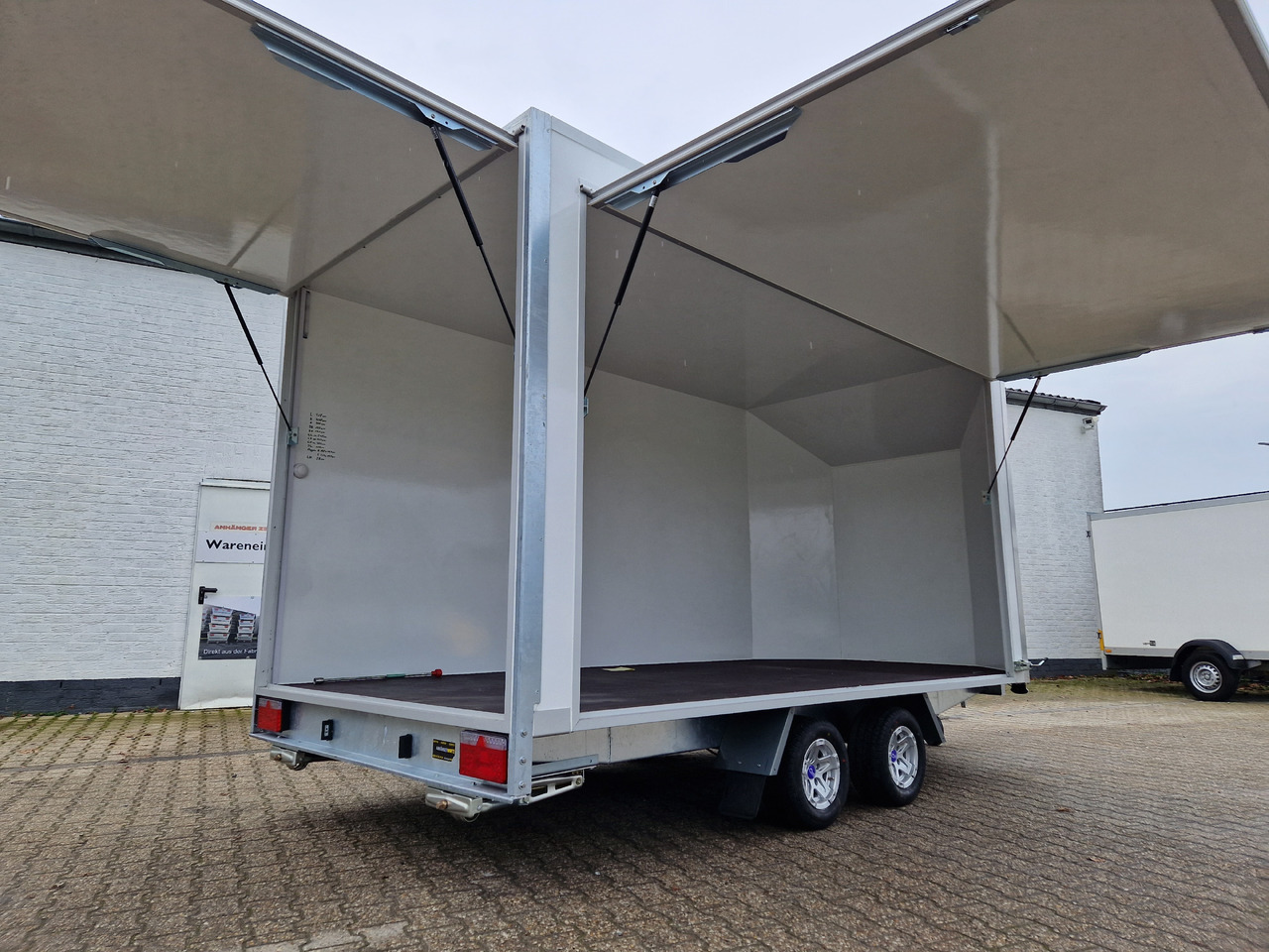 Koffer Hochlader FC2024HTL Messe 400x200x200cm aerodynamisch 10" Alufelgen (XL) 2000kg 100 km/H - Prikolica za prodaju brze hrane: slika Koffer Hochlader FC2024HTL Messe 400x200x200cm aerodynamisch 10" Alufelgen (XL) 2000kg 100 km/H - Prikolica za prodaju brze hrane Koffer Hochlader FC2024HTL Messe 400x200x200cm aerodynamisch 10" Alufelgen (XL) 2000kg 100 km/H - Prikolica za prodaju brze hrane: slika Koffer Hochlader FC2024HTL Messe 400x200x200cm aerodynamisch 10" Alufelgen (XL) 2000kg 100 km/H - Prikolica za prodaju brze hrane