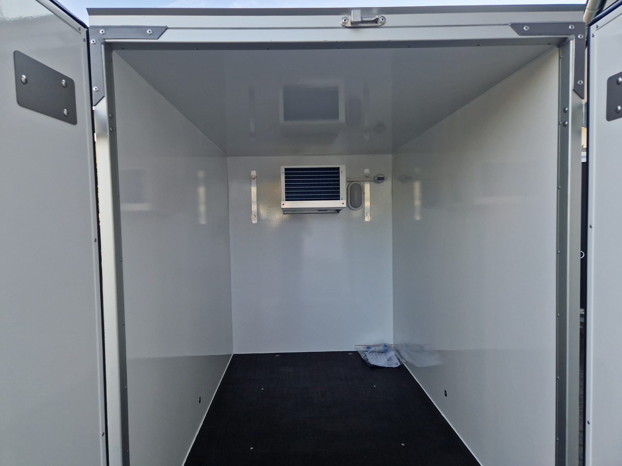 Kühlanhänger 752 DK2 Classic 199x124x150cm XPS Govi Kühlung 750kg ungebremst - Prikolica hladnjača: slika Kühlanhänger 752 DK2 Classic 199x124x150cm XPS Govi Kühlung 750kg ungebremst - Prikolica hladnjača Kühlanhänger 752 DK2 Classic 199x124x150cm XPS Govi Kühlung 750kg ungebremst - Prikolica hladnjača: slika Kühlanhänger 752 DK2 Classic 199x124x150cm XPS Govi Kühlung 750kg ungebremst - Prikolica hladnjača