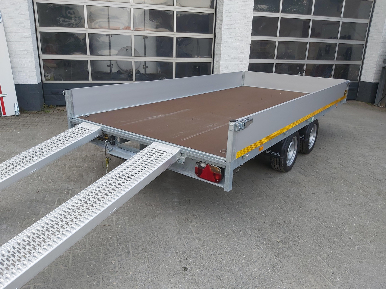Multi Transporter 406x200x30cm Rampen Winde 13" niedrig Fahrwerk (XL) 3500kg Online Aktion - Prikolica za radne strojeve: slika Multi Transporter 406x200x30cm Rampen Winde 13" niedrig Fahrwerk (XL) 3500kg Online Aktion - Prikolica za radne strojeve Multi Transporter 406x200x30cm Rampen Winde 13" niedrig Fahrwerk (XL) 3500kg Online Aktion - Prikolica za radne strojeve: slika Multi Transporter 406x200x30cm Rampen Winde 13" niedrig Fahrwerk (XL) 3500kg Online Aktion - Prikolica za radne strojeve