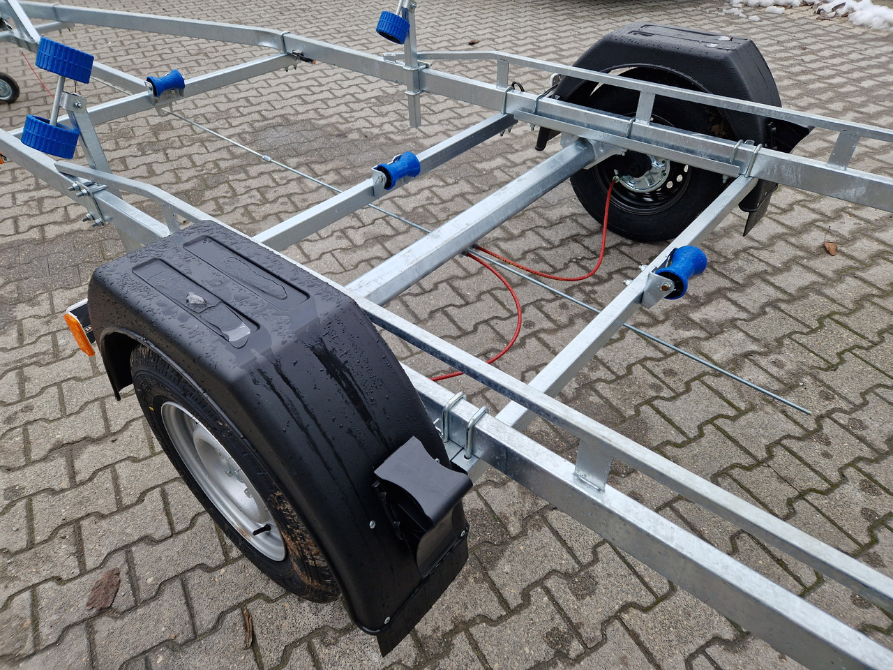 Neptun Bootstrailer Navy GN 231 1300 mit Winde 1300kg Modell 2024 - Prikolica za plovila: slika Neptun Bootstrailer Navy GN 231 1300 mit Winde 1300kg Modell 2024 - Prikolica za plovila Neptun Bootstrailer Navy GN 231 1300 mit Winde 1300kg Modell 2024 - Prikolica za plovila: slika Neptun Bootstrailer Navy GN 231 1300 mit Winde 1300kg Modell 2024 - Prikolica za plovila