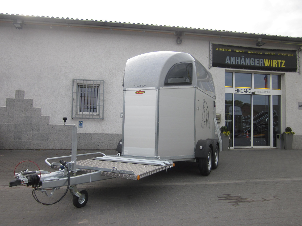 Pferdeanhänger Böckmann Champion C Kutschentransport CFF+ 100 km/H 2700kg - Prikolica za konje: slika Pferdeanhänger Böckmann Champion C Kutschentransport CFF+ 100 km/H 2700kg - Prikolica za konje Pferdeanhänger Böckmann Champion C Kutschentransport CFF+ 100 km/H 2700kg - Prikolica za konje: slika Pferdeanhänger Böckmann Champion C Kutschentransport CFF+ 100 km/H 2700kg - Prikolica za konje