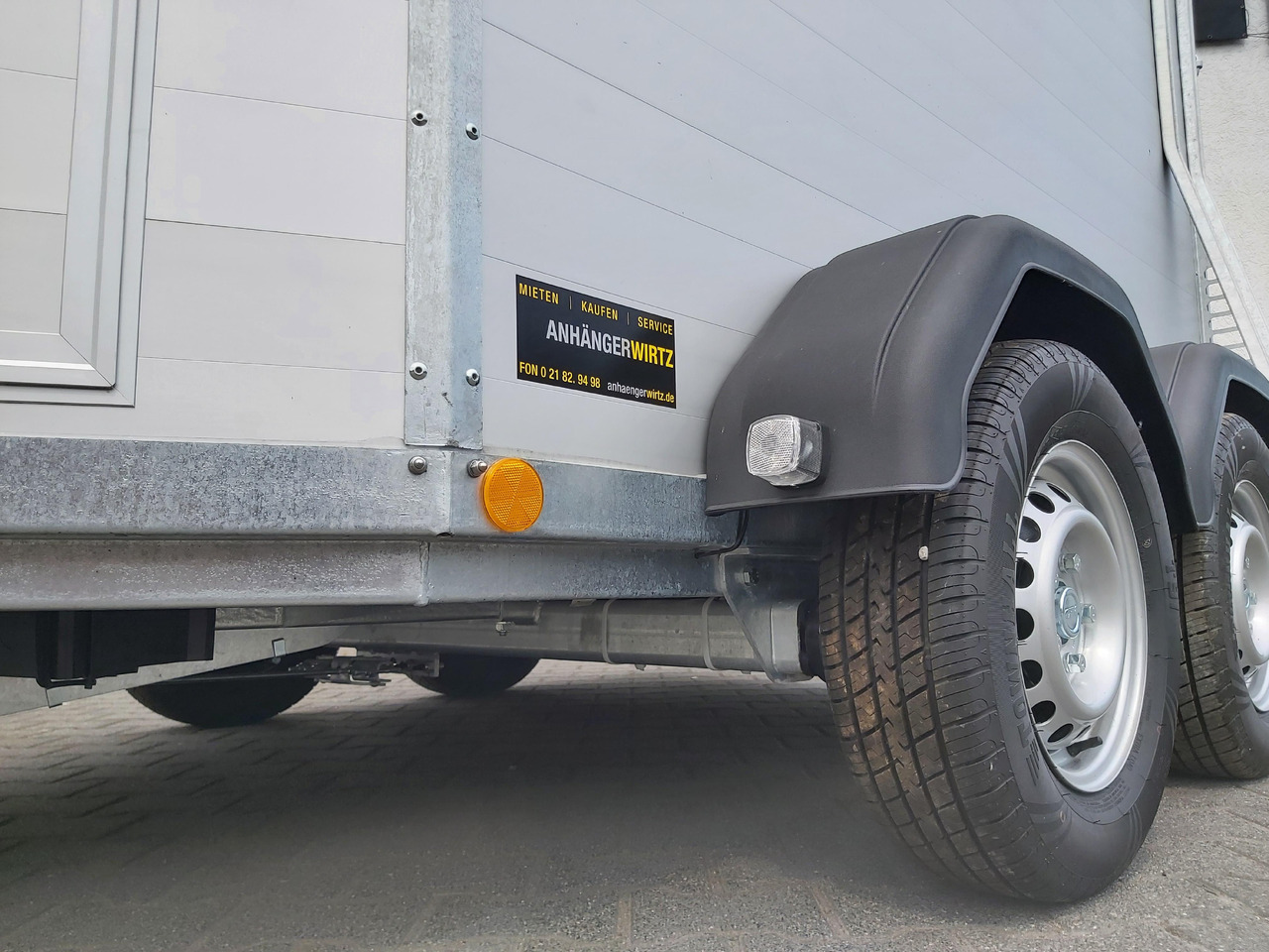 Pferdeanhänger Böckmann Portax Esprit silver&black silver SKASattelkammer Trittschutz 100km/H 2400kg - Prikolica za konje: slika  Pferdeanhänger Böckmann Portax Esprit silver&black silver SKASattelkammer Trittschutz 100km/H 2400kg - Prikolica za konje Pferdeanhänger Böckmann Portax Esprit silver&black silver SKASattelkammer Trittschutz 100km/H 2400kg - Prikolica za konje: slika  Pferdeanhänger Böckmann Portax Esprit silver&black silver SKASattelkammer Trittschutz 100km/H 2400kg - Prikolica za konje