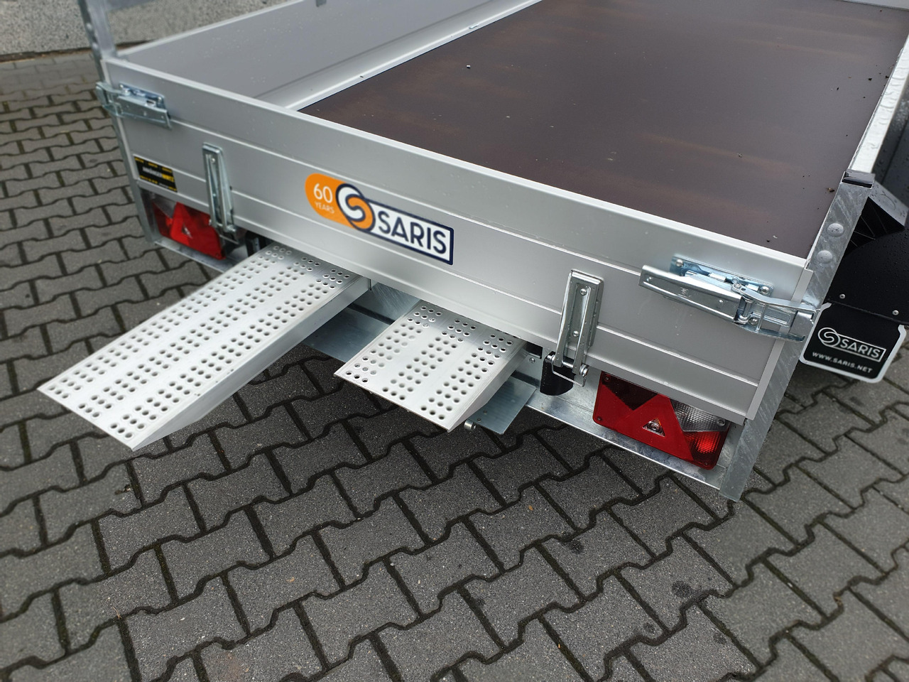 Saris Anhänger FW2000 McAlu Pro MP 305x155x45cm Auffahrrampen (M) 2000kg Winter Aktion - Prikolica plato/ Otvoreni sanduk: slika Saris Anhänger FW2000 McAlu Pro MP 305x155x45cm Auffahrrampen (M) 2000kg Winter Aktion - Prikolica plato/ Otvoreni sanduk Saris Anhänger FW2000 McAlu Pro MP 305x155x45cm Auffahrrampen (M) 2000kg Winter Aktion - Prikolica plato/ Otvoreni sanduk: slika Saris Anhänger FW2000 McAlu Pro MP 305x155x45cm Auffahrrampen (M) 2000kg Winter Aktion - Prikolica plato/ Otvoreni sanduk