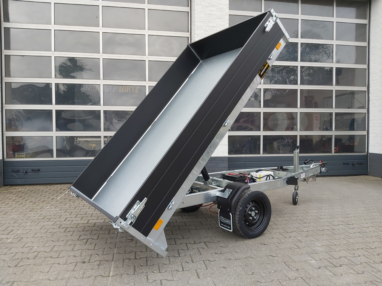 Saris Kipper K1 256 150 1500 1 256x150x30cm black Elektro 13" (S) 1500kg - Kiper prikolica: slika Saris Kipper K1 256 150 1500 1 256x150x30cm black Elektro 13" (S) 1500kg - Kiper prikolica Saris Kipper K1 256 150 1500 1 256x150x30cm black Elektro 13" (S) 1500kg - Kiper prikolica: slika Saris Kipper K1 256 150 1500 1 256x150x30cm black Elektro 13" (S) 1500kg - Kiper prikolica
