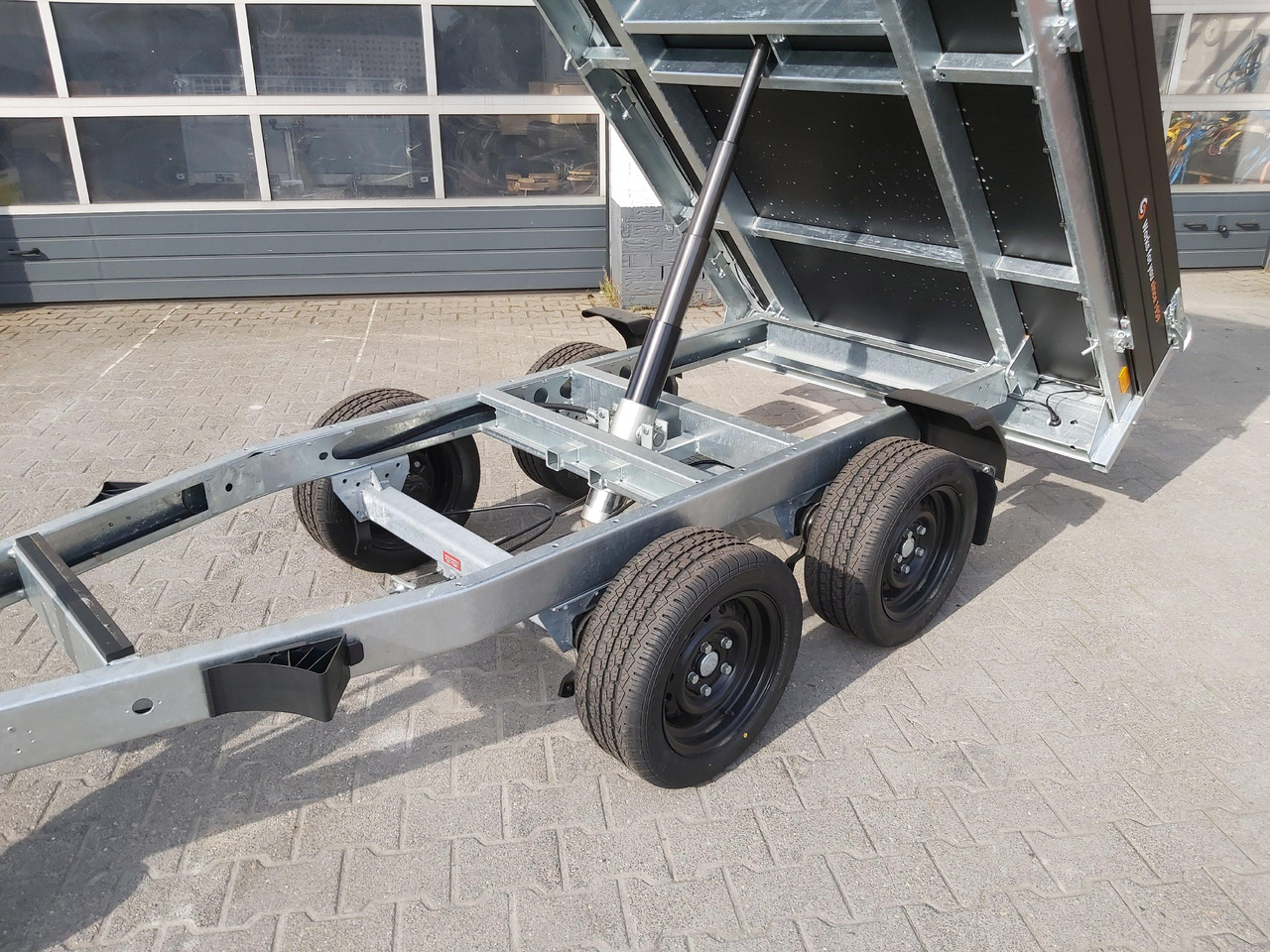 Saris Kipper K1 276 150 2000 2 276x150x30cm black Edition Handpumpe 13" (S) 2000kg Aktion - Kiper prikolica: slika Saris Kipper K1 276 150 2000 2 276x150x30cm black Edition Handpumpe 13" (S) 2000kg Aktion - Kiper prikolica Saris Kipper K1 276 150 2000 2 276x150x30cm black Edition Handpumpe 13" (S) 2000kg Aktion - Kiper prikolica: slika Saris Kipper K1 276 150 2000 2 276x150x30cm black Edition Handpumpe 13" (S) 2000kg Aktion - Kiper prikolica