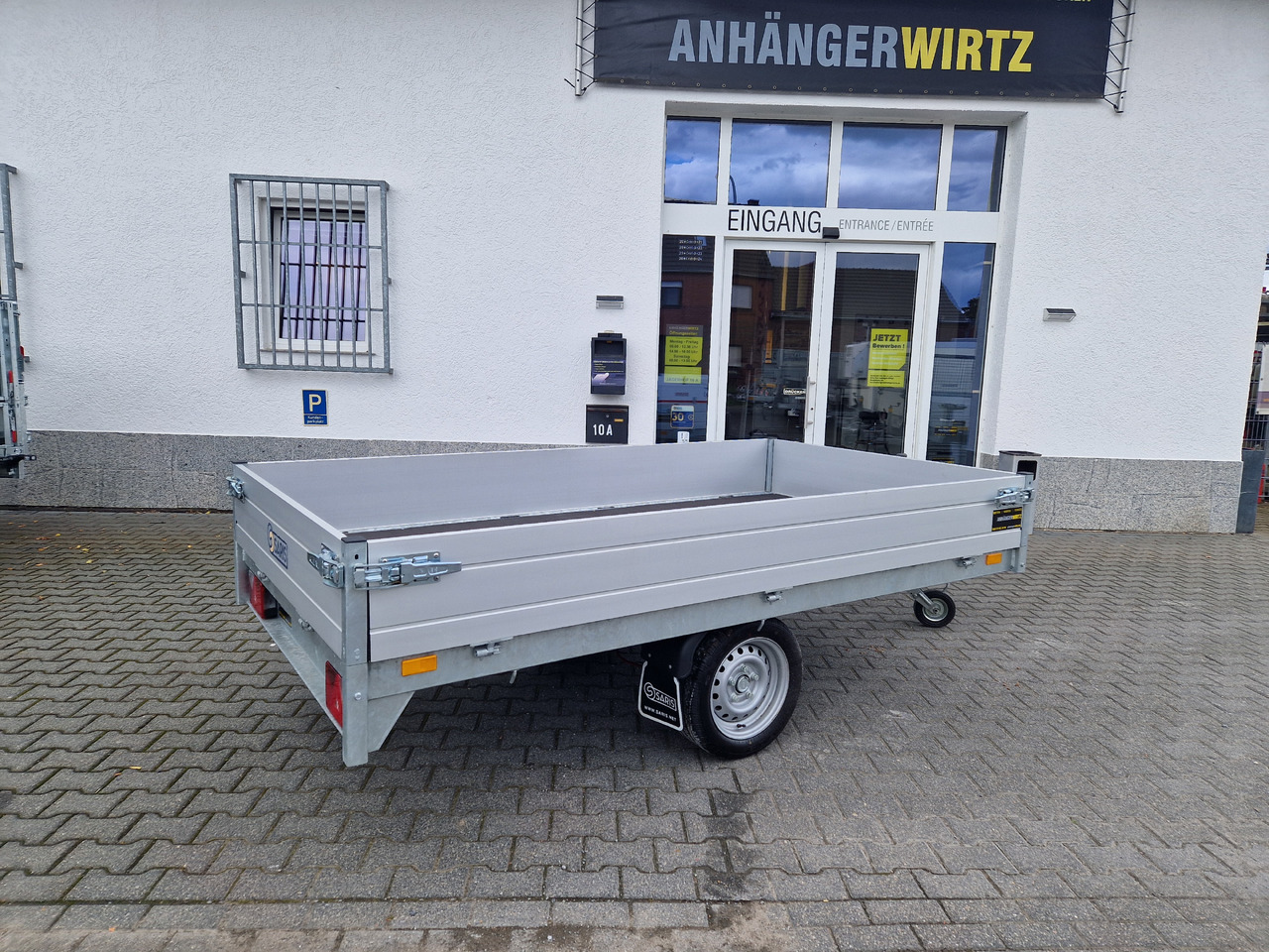 Saris PL 276 150 1500 1 276x150x30cm 13" (S) 1500kg Aktion Abverkauf - Auto prikolica: slika Saris PL 276 150 1500 1 276x150x30cm 13" (S) 1500kg Aktion Abverkauf - Auto prikolica Saris PL 276 150 1500 1 276x150x30cm 13" (S) 1500kg Aktion Abverkauf - Auto prikolica: slika Saris PL 276 150 1500 1 276x150x30cm 13" (S) 1500kg Aktion Abverkauf - Auto prikolica
