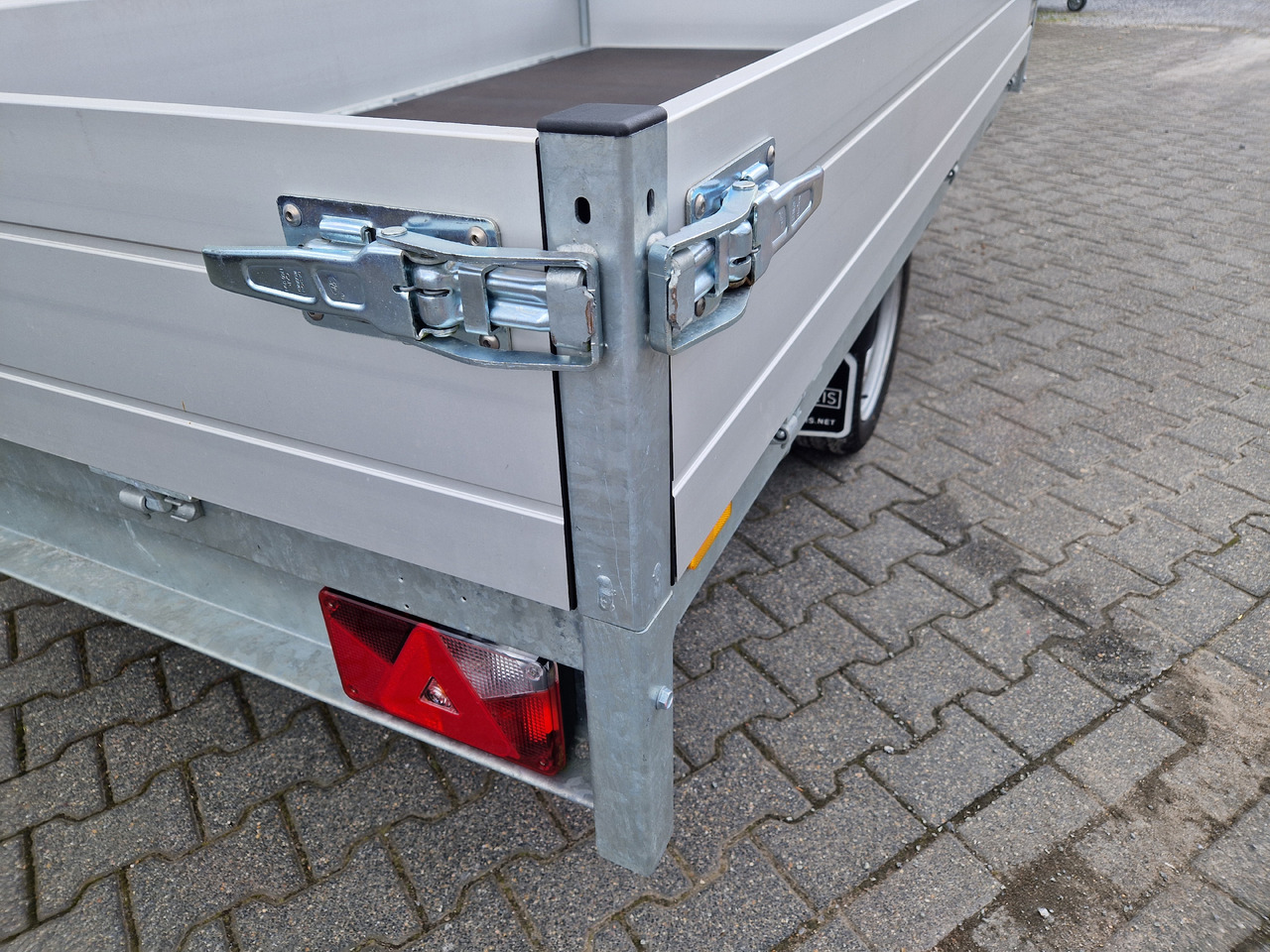 Saris PL 276 150 1500 1 276x150x30cm 13" (S) 1500kg Aktion Abverkauf - Auto prikolica: slika Saris PL 276 150 1500 1 276x150x30cm 13" (S) 1500kg Aktion Abverkauf - Auto prikolica Saris PL 276 150 1500 1 276x150x30cm 13" (S) 1500kg Aktion Abverkauf - Auto prikolica: slika Saris PL 276 150 1500 1 276x150x30cm 13" (S) 1500kg Aktion Abverkauf - Auto prikolica