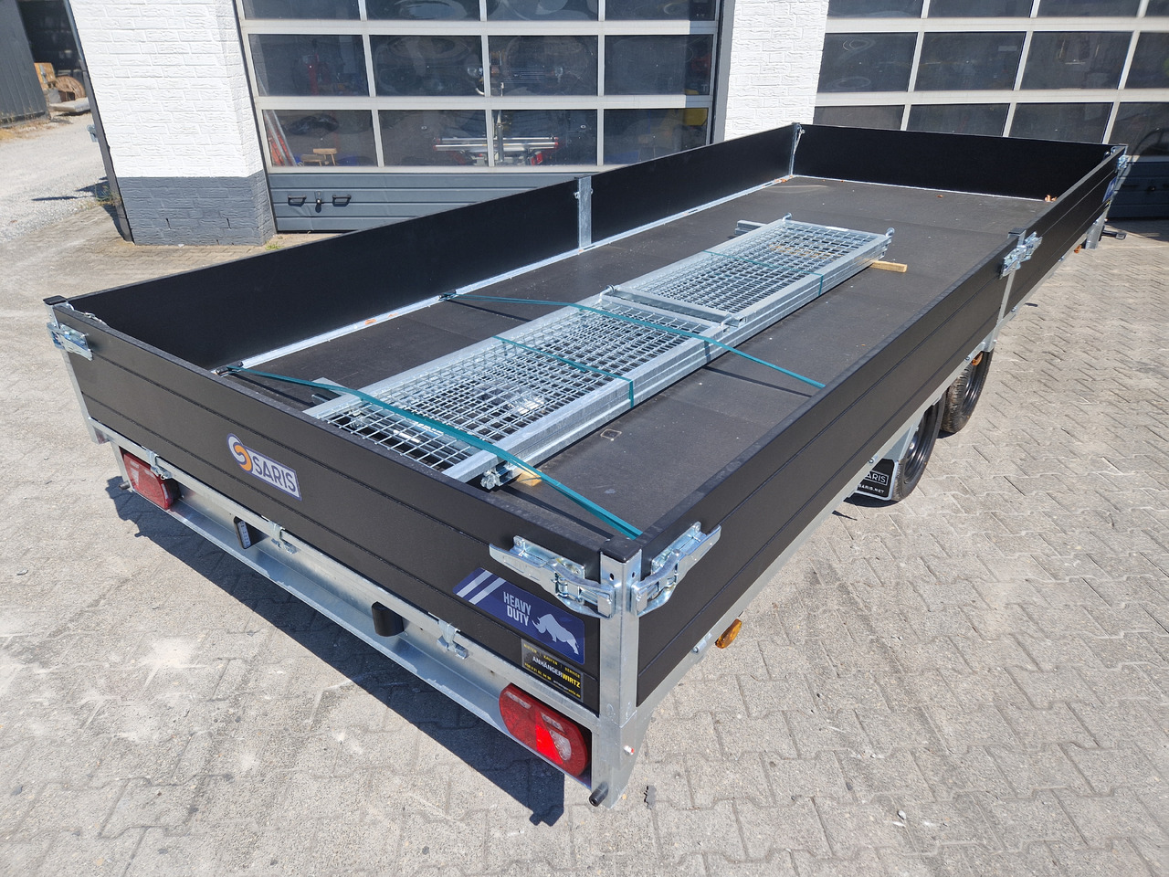 Saris PL HD 506 204 3500 2 506x204x35cm heavy duty black LED Licht (XXL) 3500kg - Prikolica plato/ Otvoreni sanduk: slika Saris PL HD 506 204 3500 2 506x204x35cm heavy duty black LED Licht (XXL) 3500kg - Prikolica plato/ Otvoreni sanduk Saris PL HD 506 204 3500 2 506x204x35cm heavy duty black LED Licht (XXL) 3500kg - Prikolica plato/ Otvoreni sanduk: slika Saris PL HD 506 204 3500 2 506x204x35cm heavy duty black LED Licht (XXL) 3500kg - Prikolica plato/ Otvoreni sanduk