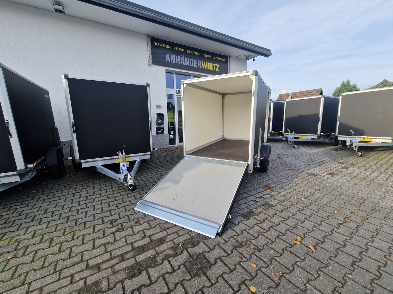 Variant C1315 C2 Edition black 258x148x157cm Aluf. Heckrampe Seitentür 1350kg 100 km/H black deal - Prikolica za motocikl: slika Variant C1315 C2 Edition black 258x148x157cm Aluf. Heckrampe Seitentür 1350kg 100 km/H black deal - Prikolica za motocikl Variant C1315 C2 Edition black 258x148x157cm Aluf. Heckrampe Seitentür 1350kg 100 km/H black deal - Prikolica za motocikl: slika Variant C1315 C2 Edition black 258x148x157cm Aluf. Heckrampe Seitentür 1350kg 100 km/H black deal - Prikolica za motocikl