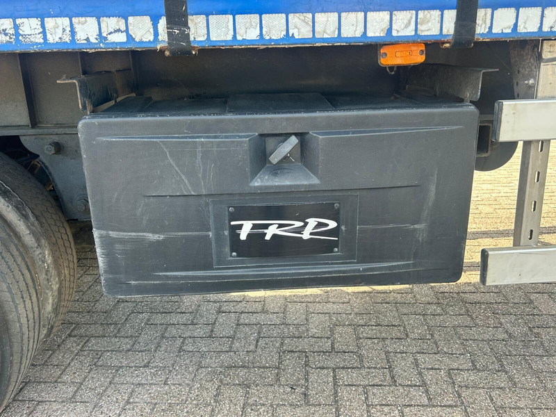 Poluprikolica s ceradom Burg Forklift Connector Lift-axle Steering axle BPW: slika Poluprikolica s ceradom Burg Forklift Connector Lift-axle Steering axle BPW