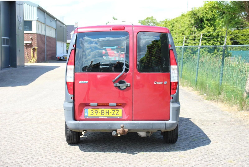 Fiat Doblò Cargo 1.9 JTD SCHUIFDEUR - Furgon: slika Fiat Doblò Cargo 1.9 JTD SCHUIFDEUR - Furgon Fiat Doblò Cargo 1.9 JTD SCHUIFDEUR - Furgon: slika Fiat Doblò Cargo 1.9 JTD SCHUIFDEUR - Furgon