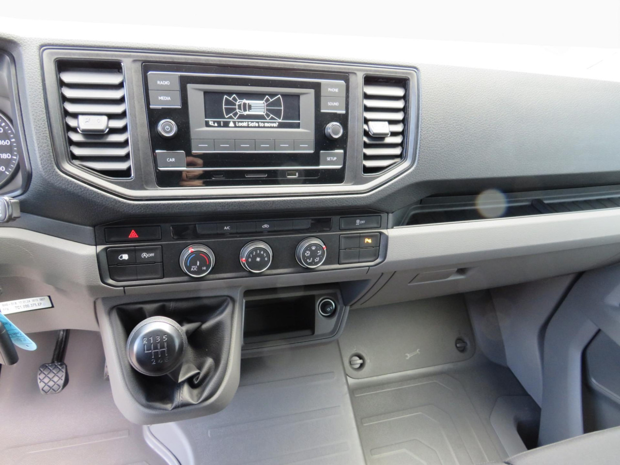 VOLKSWAGEN Crafter 35 L3H3 Kasten Klima ZV - Furgon: slika VOLKSWAGEN Crafter 35 L3H3 Kasten Klima ZV - Furgon VOLKSWAGEN Crafter 35 L3H3 Kasten Klima ZV - Furgon: slika VOLKSWAGEN Crafter 35 L3H3 Kasten Klima ZV - Furgon