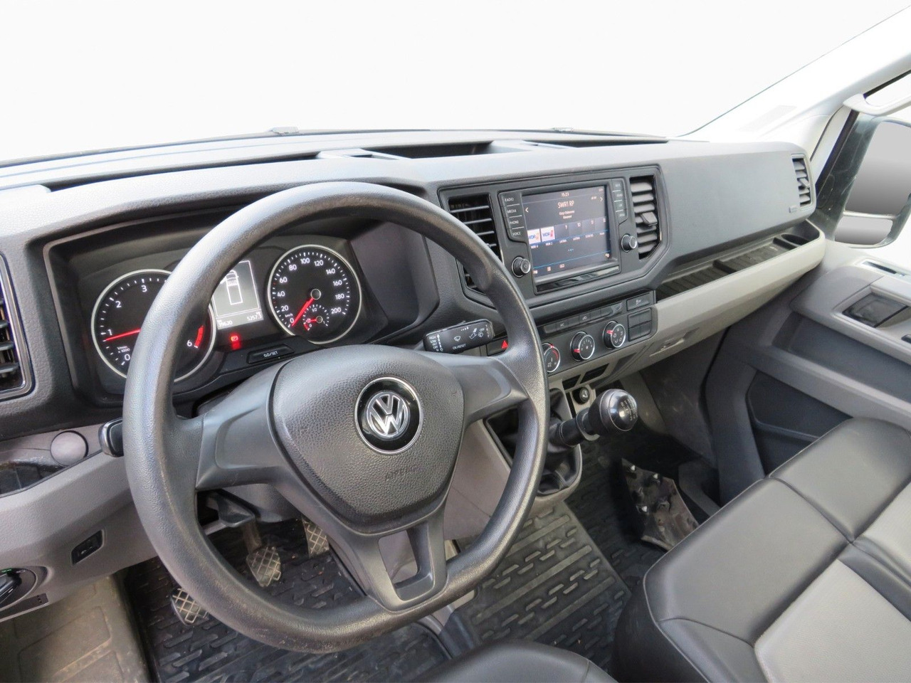 Volkswagen Crafter 35 L4 EK Pritsche Lang - Dostavno vozilo s ravnom platformom: slika Volkswagen Crafter 35 L4 EK Pritsche Lang - Dostavno vozilo s ravnom platformom Volkswagen Crafter 35 L4 EK Pritsche Lang - Dostavno vozilo s ravnom platformom: slika Volkswagen Crafter 35 L4 EK Pritsche Lang - Dostavno vozilo s ravnom platformom
