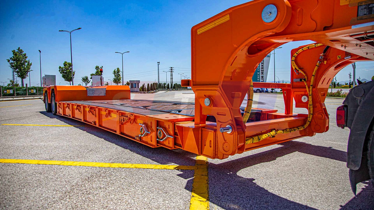 STU 2 Axle Extendable Low Loader - Poluprikolica s niskim utovarivačem: slika STU 2 Axle Extendable Low Loader - Poluprikolica s niskim utovarivačem STU 2 Axle Extendable Low Loader - Poluprikolica s niskim utovarivačem: slika STU 2 Axle Extendable Low Loader - Poluprikolica s niskim utovarivačem