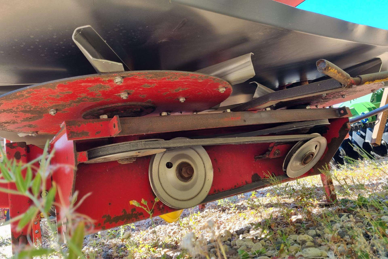 Rasipač gnojiva Bredal B2XL: slika Rasipač gnojiva Bredal B2XL