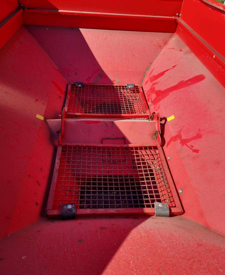 Bredal B2XL - Rasipač gnojiva: slika  Bredal B2XL - Rasipač gnojiva Bredal B2XL - Rasipač gnojiva: slika  Bredal B2XL - Rasipač gnojiva