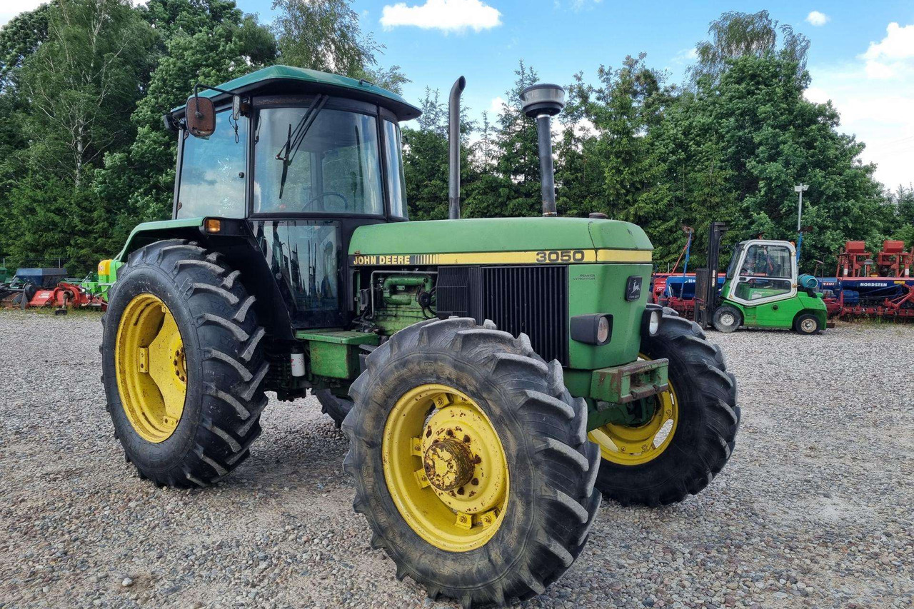 John Deere 3050 - Traktor: slika John Deere 3050 - Traktor John Deere 3050 - Traktor: slika John Deere 3050 - Traktor