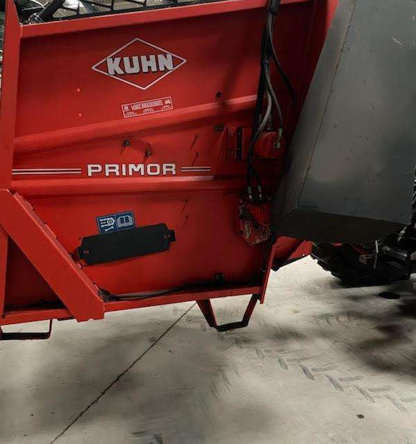 Kuhn Primor P - Stroj za usitnjavanje slame: slika Kuhn Primor P - Stroj za usitnjavanje slame Kuhn Primor P - Stroj za usitnjavanje slame: slika Kuhn Primor P - Stroj za usitnjavanje slame
