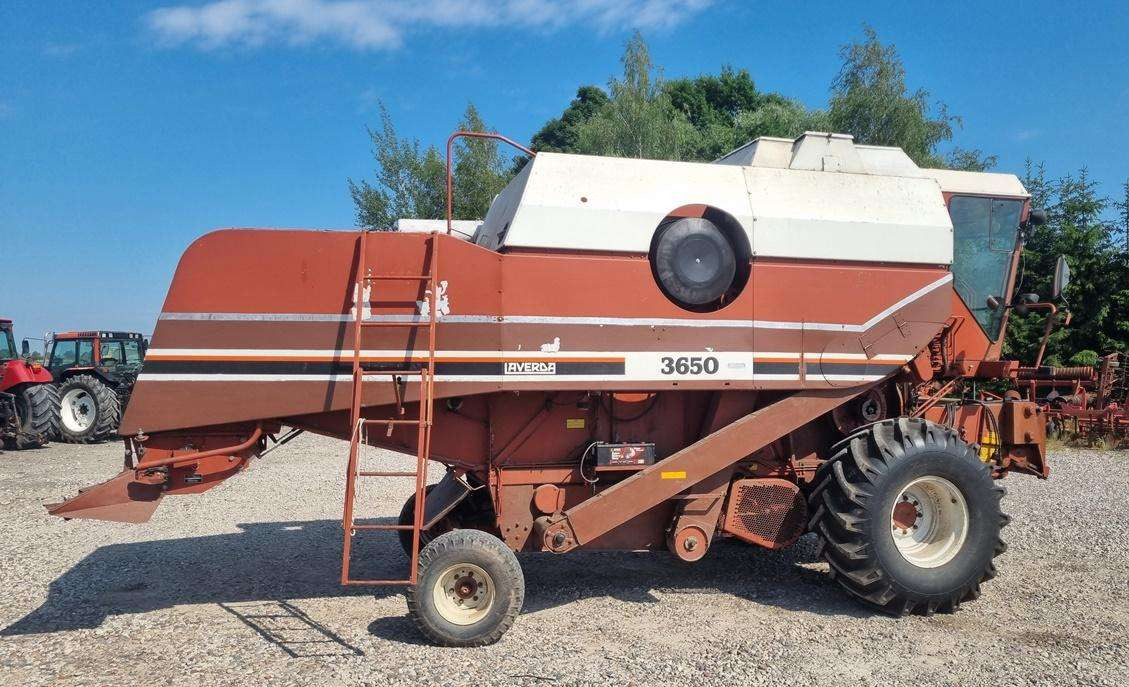 Laverda 3650 - Kombajn za žetvu: slika Laverda 3650 - Kombajn za žetvu Laverda 3650 - Kombajn za žetvu: slika Laverda 3650 - Kombajn za žetvu
