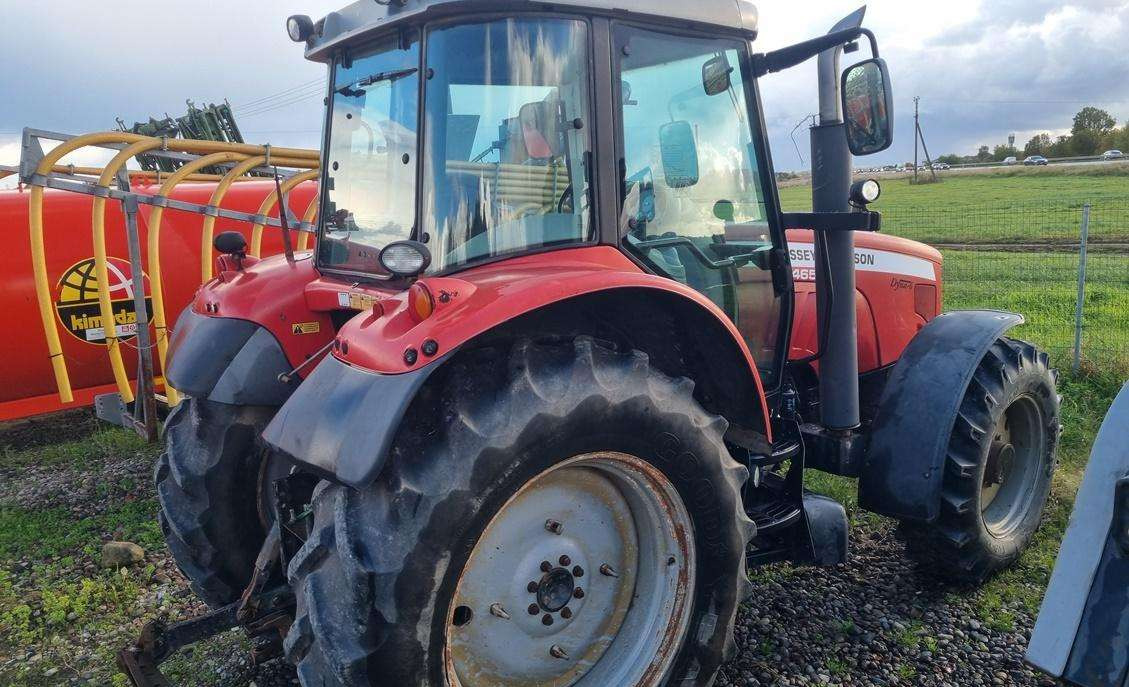 Massey Ferguson 6465 Dyna 6 - Traktor: slika  Massey Ferguson 6465 Dyna 6 - Traktor Massey Ferguson 6465 Dyna 6 - Traktor: slika  Massey Ferguson 6465 Dyna 6 - Traktor