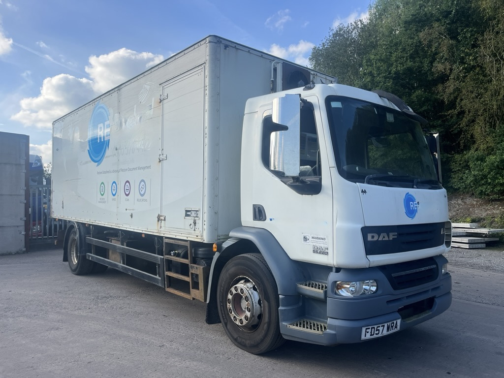 Dostavno vozilo sa zatvorenim sandukom Daf 55LF 220 4x2 Box Van: slika Dostavno vozilo sa zatvorenim sandukom Daf 55LF 220 4x2 Box Van