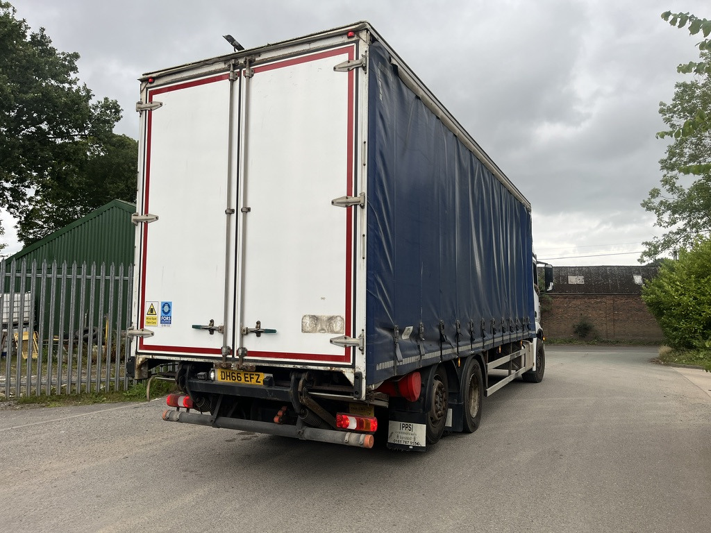 Mercedes Actros 2532 6x2 Curtaij side - Kamion s ceradom: slika Mercedes Actros 2532 6x2 Curtaij side - Kamion s ceradom Mercedes Actros 2532 6x2 Curtaij side - Kamion s ceradom: slika Mercedes Actros 2532 6x2 Curtaij side - Kamion s ceradom