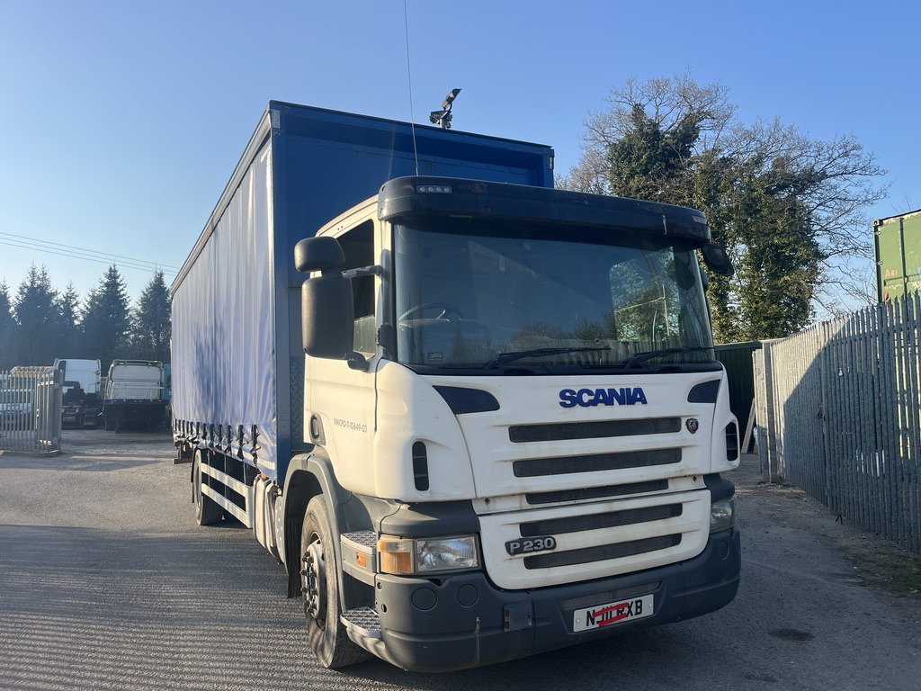 Scania P230 4x2 Curtain side - Kamion s ceradom: slika Scania P230 4x2 Curtain side - Kamion s ceradom Scania P230 4x2 Curtain side - Kamion s ceradom: slika Scania P230 4x2 Curtain side - Kamion s ceradom