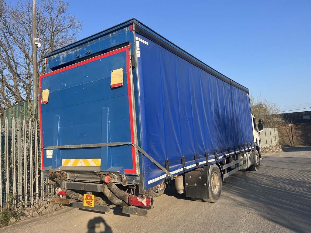 Scania P230 4x2 Curtain side - Kamion s ceradom: slika Scania P230 4x2 Curtain side - Kamion s ceradom Scania P230 4x2 Curtain side - Kamion s ceradom: slika Scania P230 4x2 Curtain side - Kamion s ceradom