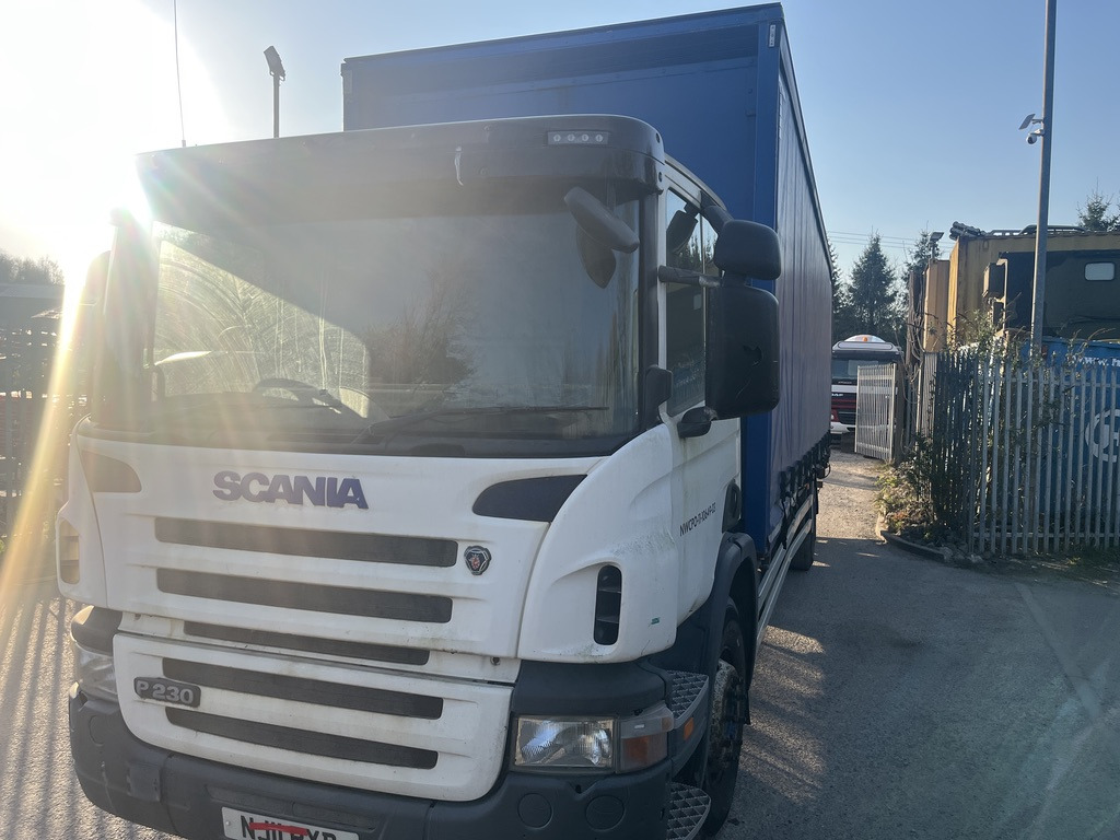 Scania P230 4x2 Curtain side - Kamion s ceradom: slika Scania P230 4x2 Curtain side - Kamion s ceradom Scania P230 4x2 Curtain side - Kamion s ceradom: slika Scania P230 4x2 Curtain side - Kamion s ceradom