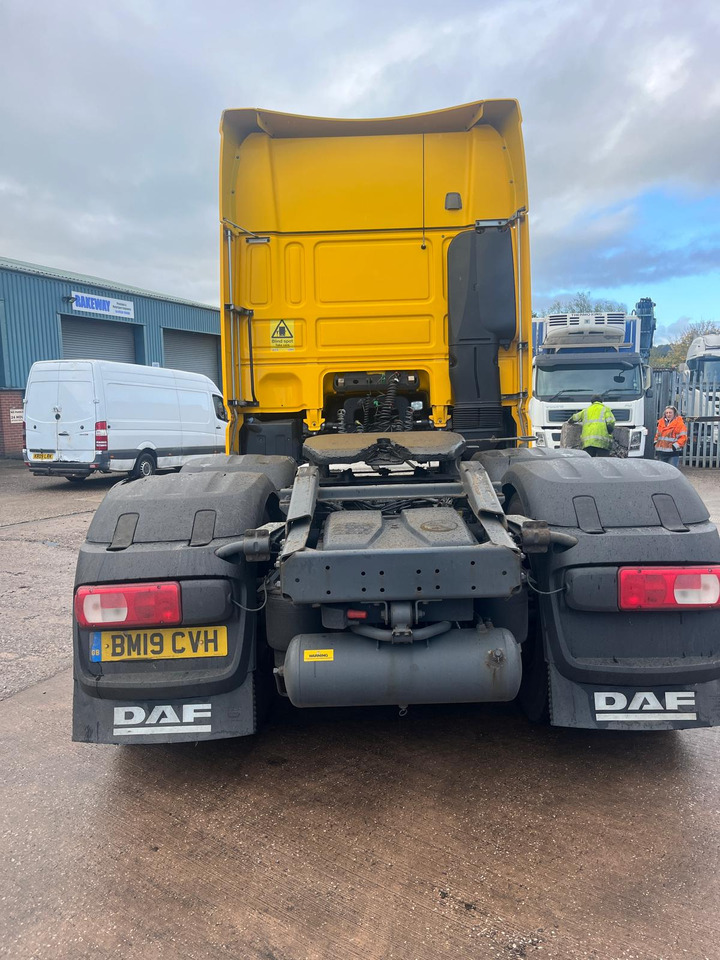 DAF XF 530 - Tegljač: slika DAF XF 530 - Tegljač DAF XF 530 - Tegljač: slika DAF XF 530 - Tegljač