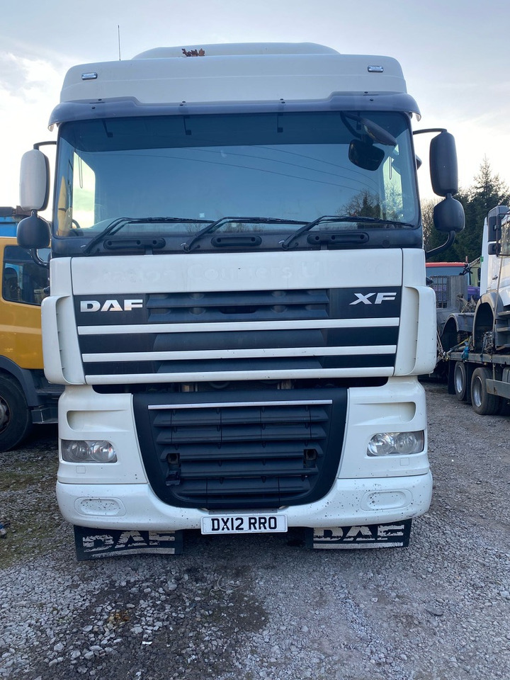 Daf 105XF 460 6x2 Tractor Unit - Tegljač: slika Daf 105XF 460 6x2 Tractor Unit - Tegljač Daf 105XF 460 6x2 Tractor Unit - Tegljač: slika Daf 105XF 460 6x2 Tractor Unit - Tegljač