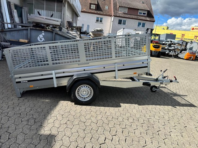 Brenderup 2300S Stahl 1,3 to. mit Laubgitter kippbar KV, 3010x1530x400mm - Auto prikolica: slika Brenderup 2300S Stahl 1,3 to. mit Laubgitter kippbar KV, 3010x1530x400mm - Auto prikolica Brenderup 2300S Stahl 1,3 to. mit Laubgitter kippbar KV, 3010x1530x400mm - Auto prikolica: slika Brenderup 2300S Stahl 1,3 to. mit Laubgitter kippbar KV, 3010x1530x400mm - Auto prikolica