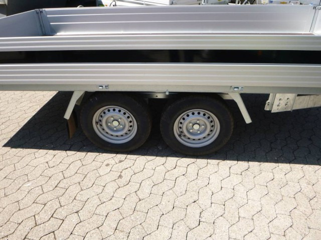 Brenderup 5420ATB2500 Alu Hochlader, 2,5 to. 4170 x 1800 x 330 mm - Auto prikolica: slika Brenderup 5420ATB2500 Alu Hochlader, 2,5 to. 4170 x 1800 x 330 mm - Auto prikolica Brenderup 5420ATB2500 Alu Hochlader, 2,5 to. 4170 x 1800 x 330 mm - Auto prikolica: slika Brenderup 5420ATB2500 Alu Hochlader, 2,5 to. 4170 x 1800 x 330 mm - Auto prikolica