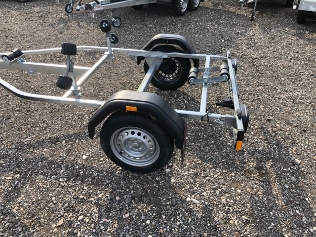 Brenderup Brenderup Premium 150600UB, 600 kg ZG, 100 km/h, 4,7m - Prikolica za plovila: slika  Brenderup Brenderup Premium 150600UB, 600 kg ZG, 100 km/h, 4,7m - Prikolica za plovila Brenderup Brenderup Premium 150600UB, 600 kg ZG, 100 km/h, 4,7m - Prikolica za plovila: slika  Brenderup Brenderup Premium 150600UB, 600 kg ZG, 100 km/h, 4,7m - Prikolica za plovila