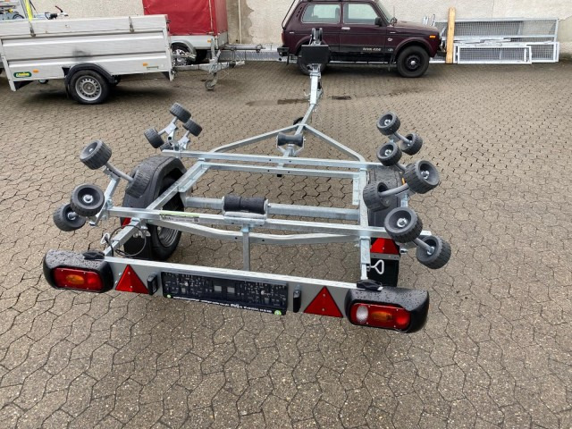 Brenderup Brenderup Premium Schlauchbootanhänger 150600UB RBX, 600 kg, 100 km/h, 4,6 m - Prikolica za plovila: slika Brenderup Brenderup Premium Schlauchbootanhänger 150600UB RBX, 600 kg, 100 km/h, 4,6 m - Prikolica za plovila Brenderup Brenderup Premium Schlauchbootanhänger 150600UB RBX, 600 kg, 100 km/h, 4,6 m - Prikolica za plovila: slika Brenderup Brenderup Premium Schlauchbootanhänger 150600UB RBX, 600 kg, 100 km/h, 4,6 m - Prikolica za plovila