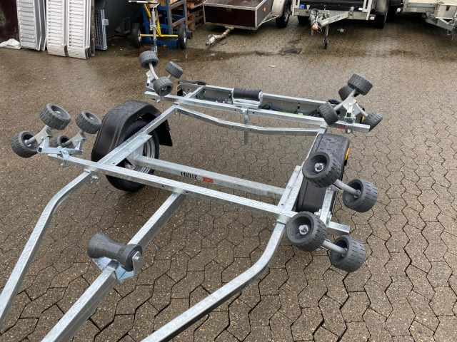 Brenderup Brenderup Premium Schlauchbootanhänger 150600UB RBX, 600 kg, 100 km/h, 4,6 m - Prikolica za plovila: slika Brenderup Brenderup Premium Schlauchbootanhänger 150600UB RBX, 600 kg, 100 km/h, 4,6 m - Prikolica za plovila Brenderup Brenderup Premium Schlauchbootanhänger 150600UB RBX, 600 kg, 100 km/h, 4,6 m - Prikolica za plovila: slika Brenderup Brenderup Premium Schlauchbootanhänger 150600UB RBX, 600 kg, 100 km/h, 4,6 m - Prikolica za plovila