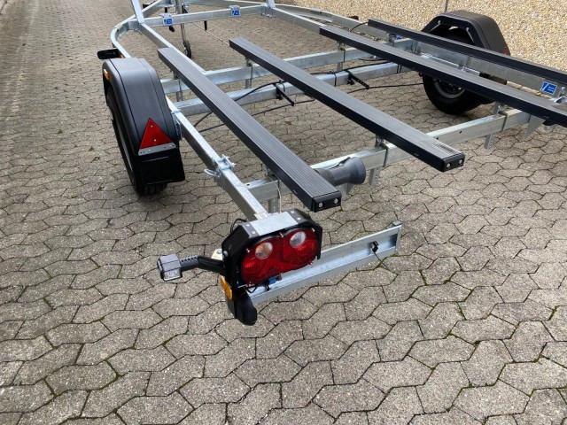 Brenderup Doppel Jetski Premium PWC21200B RAX , 1,2 to., 3,8m - Prikolica za plovila: slika Brenderup Doppel Jetski Premium PWC21200B RAX , 1,2 to., 3,8m - Prikolica za plovila Brenderup Doppel Jetski Premium PWC21200B RAX , 1,2 to., 3,8m - Prikolica za plovila: slika Brenderup Doppel Jetski Premium PWC21200B RAX , 1,2 to., 3,8m - Prikolica za plovila