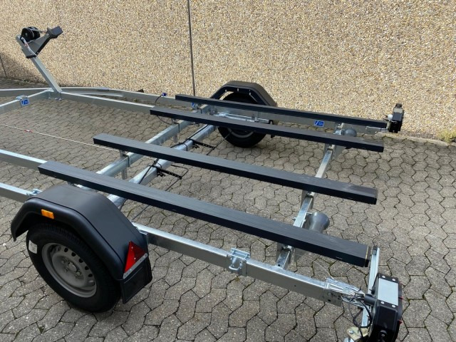 Brenderup Doppel Jetski Premium PWC21200B RAX , 1,2 to., 3,8m - Prikolica za plovila: slika Brenderup Doppel Jetski Premium PWC21200B RAX , 1,2 to., 3,8m - Prikolica za plovila Brenderup Doppel Jetski Premium PWC21200B RAX , 1,2 to., 3,8m - Prikolica za plovila: slika Brenderup Doppel Jetski Premium PWC21200B RAX , 1,2 to., 3,8m - Prikolica za plovila