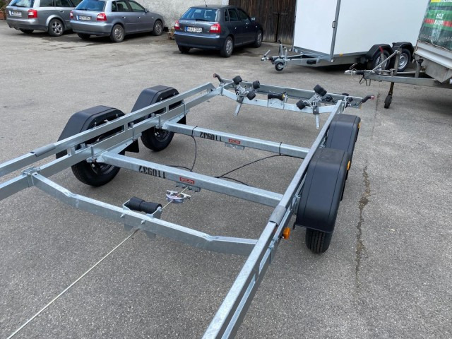 Brenderup Premium Bootsanhänger 242000TB SR mit Superrollen, 2,0 to. 7,2m/ 24 Fuß - Prikolica za plovila: slika Brenderup Premium Bootsanhänger 242000TB SR mit Superrollen, 2,0 to. 7,2m/ 24 Fuß - Prikolica za plovila Brenderup Premium Bootsanhänger 242000TB SR mit Superrollen, 2,0 to. 7,2m/ 24 Fuß - Prikolica za plovila: slika Brenderup Premium Bootsanhänger 242000TB SR mit Superrollen, 2,0 to. 7,2m/ 24 Fuß - Prikolica za plovila