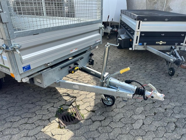 Humbaur 3-Seitenkipper HTK 3000.31 Alu, mit Laubgitteraufsatz, 3140 x 1750 x 350 mm, 3,0 to. - Kiper prikolica: slika Humbaur 3-Seitenkipper HTK 3000.31 Alu, mit Laubgitteraufsatz, 3140 x 1750 x 350 mm, 3,0 to. - Kiper prikolica Humbaur 3-Seitenkipper HTK 3000.31 Alu, mit Laubgitteraufsatz, 3140 x 1750 x 350 mm, 3,0 to. - Kiper prikolica: slika Humbaur 3-Seitenkipper HTK 3000.31 Alu, mit Laubgitteraufsatz, 3140 x 1750 x 350 mm, 3,0 to. - Kiper prikolica