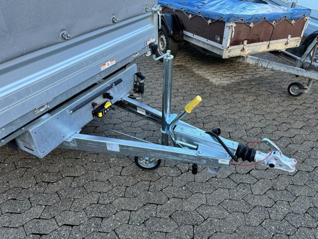Humbaur 3-Seitenkipper HTK 3500.31 Alu, 3140 x 1750 x 350 mm, 3,5 to. - Kiper prikolica: slika Humbaur 3-Seitenkipper HTK 3500.31 Alu, 3140 x 1750 x 350 mm, 3,5 to. - Kiper prikolica Humbaur 3-Seitenkipper HTK 3500.31 Alu, 3140 x 1750 x 350 mm, 3,5 to. - Kiper prikolica: slika Humbaur 3-Seitenkipper HTK 3500.31 Alu, 3140 x 1750 x 350 mm, 3,5 to. - Kiper prikolica