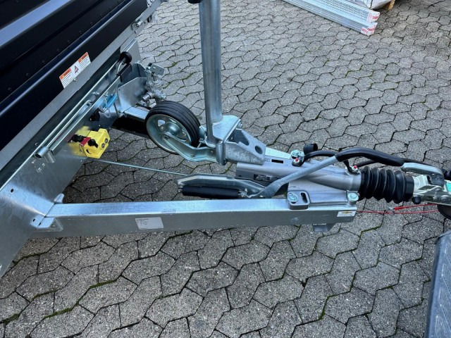 Humbaur 3-Seitenkipper HTK 3500.31 Alu black edition , 3140 x 1750 x 350 mm, 3,5 to. - Kiper prikolica: slika Humbaur 3-Seitenkipper HTK 3500.31 Alu black edition , 3140 x 1750 x 350 mm, 3,5 to. - Kiper prikolica Humbaur 3-Seitenkipper HTK 3500.31 Alu black edition , 3140 x 1750 x 350 mm, 3,5 to. - Kiper prikolica: slika Humbaur 3-Seitenkipper HTK 3500.31 Alu black edition , 3140 x 1750 x 350 mm, 3,5 to. - Kiper prikolica