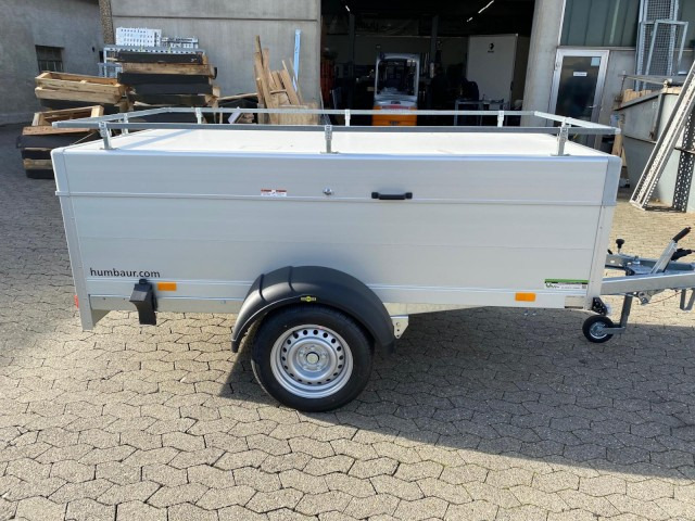 Humbaur HA 132513-5 mit Holz-Alu Deckel mit Reling 1300 kg, 2510 x 1310 x 500mm, 100 km/h - Auto prikolica: slika Humbaur HA 132513-5 mit Holz-Alu Deckel mit Reling 1300 kg, 2510 x 1310 x 500mm, 100 km/h - Auto prikolica Humbaur HA 132513-5 mit Holz-Alu Deckel mit Reling 1300 kg, 2510 x 1310 x 500mm, 100 km/h - Auto prikolica: slika Humbaur HA 132513-5 mit Holz-Alu Deckel mit Reling 1300 kg, 2510 x 1310 x 500mm, 100 km/h - Auto prikolica