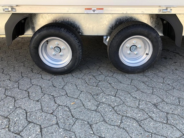 Humbaur HN 304121 Hochlader 3,0 to. 4100 x 2100 x 350 mm - Auto prikolica: slika Humbaur HN 304121 Hochlader 3,0 to. 4100 x 2100 x 350 mm - Auto prikolica Humbaur HN 304121 Hochlader 3,0 to. 4100 x 2100 x 350 mm - Auto prikolica: slika Humbaur HN 304121 Hochlader 3,0 to. 4100 x 2100 x 350 mm - Auto prikolica